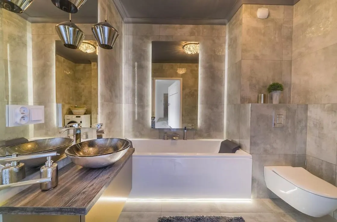 Apartmate- City View Comfy Apartment By The Sea & Free Gym Gdansk Poland